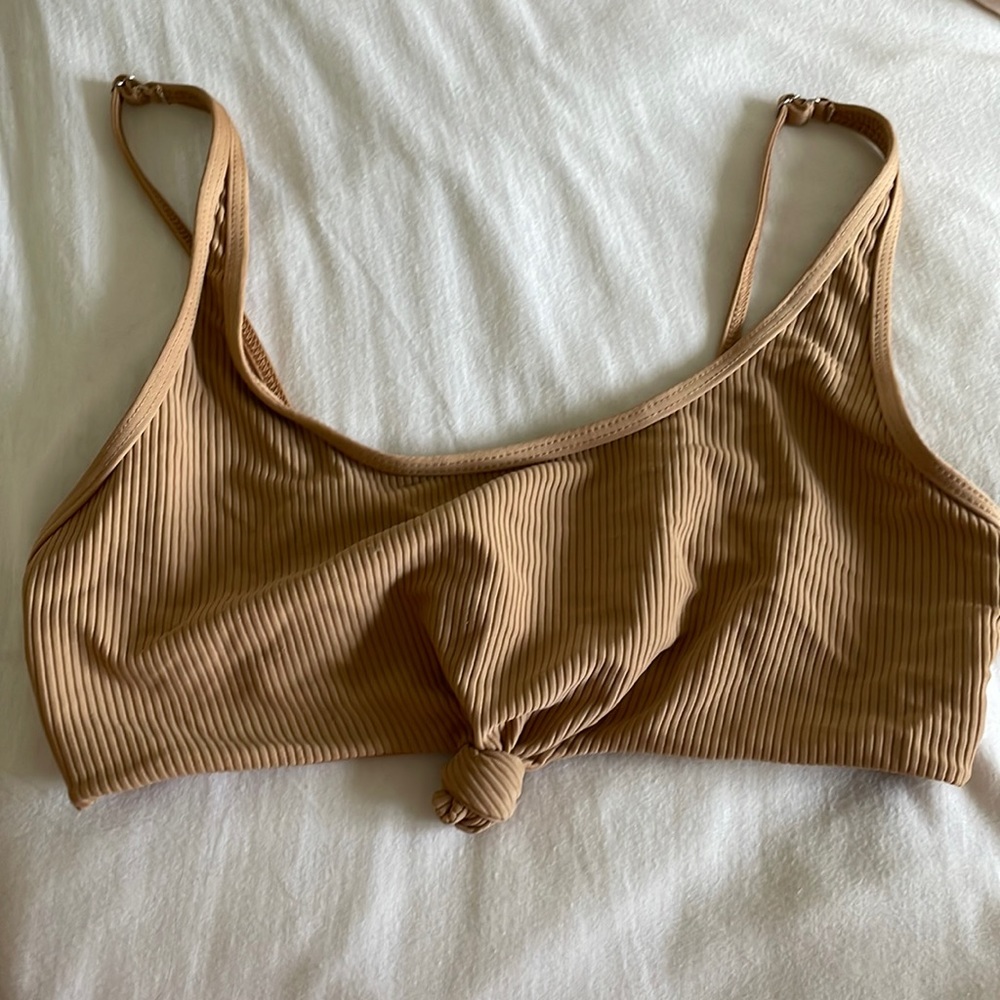 Frankie’s Bikinis Top